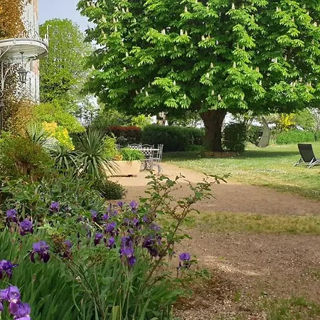Chateau De Grandmont D'hotes Bed & Breakfast Blace