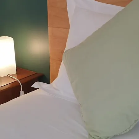 Bed & Breakfast Chateau De Grandmont D'hotes Blace